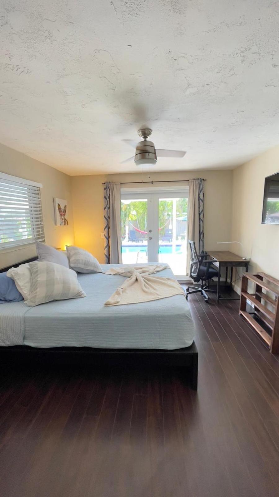 Pool House Heated Swimming Pool Family Getaway Cutler Bay