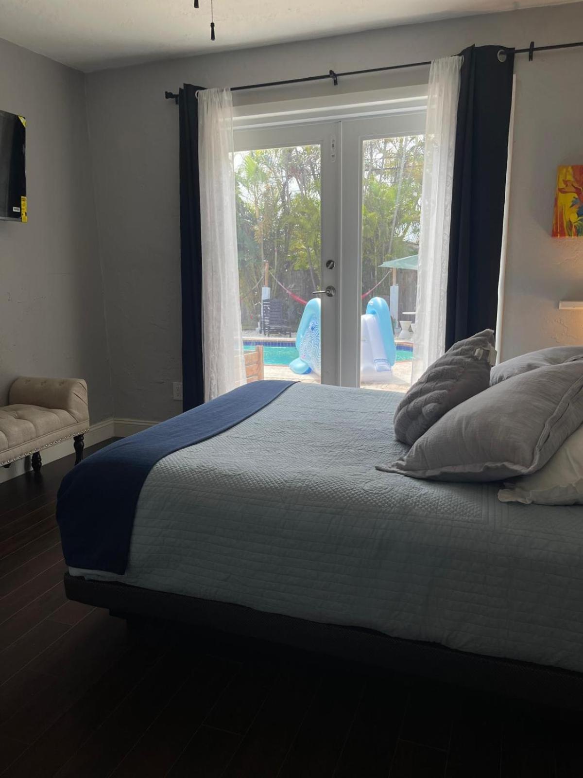 Holiday home Pool House Heated Swimming Pool Family Getaway *