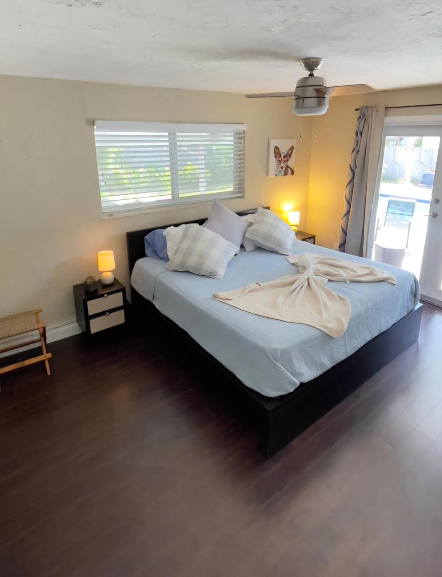 Pool House Heated Swimming Pool Family Getaway * Cutler Bay