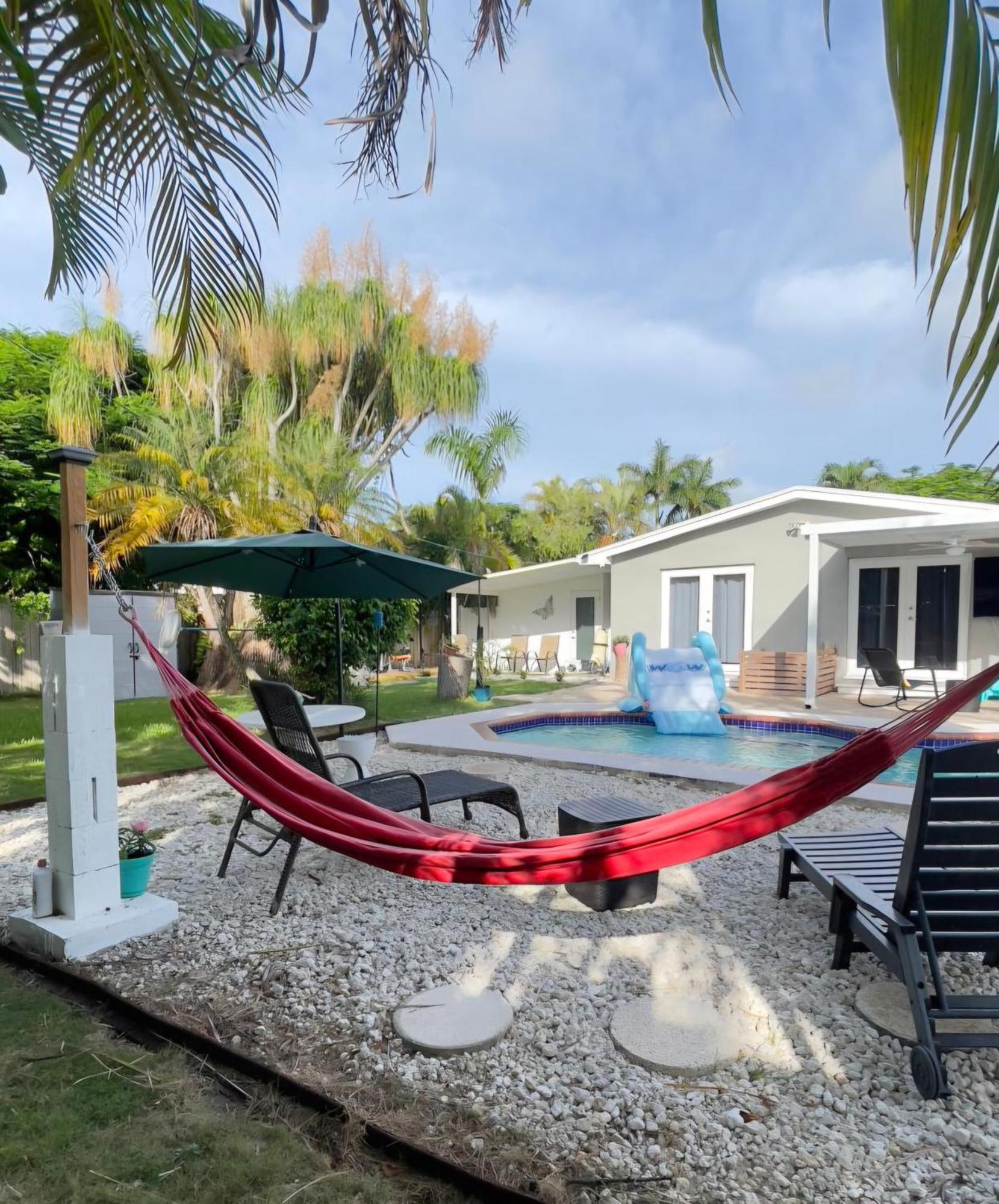 Pool House Heated Swimming Pool Family Getaway * Cutler Bay