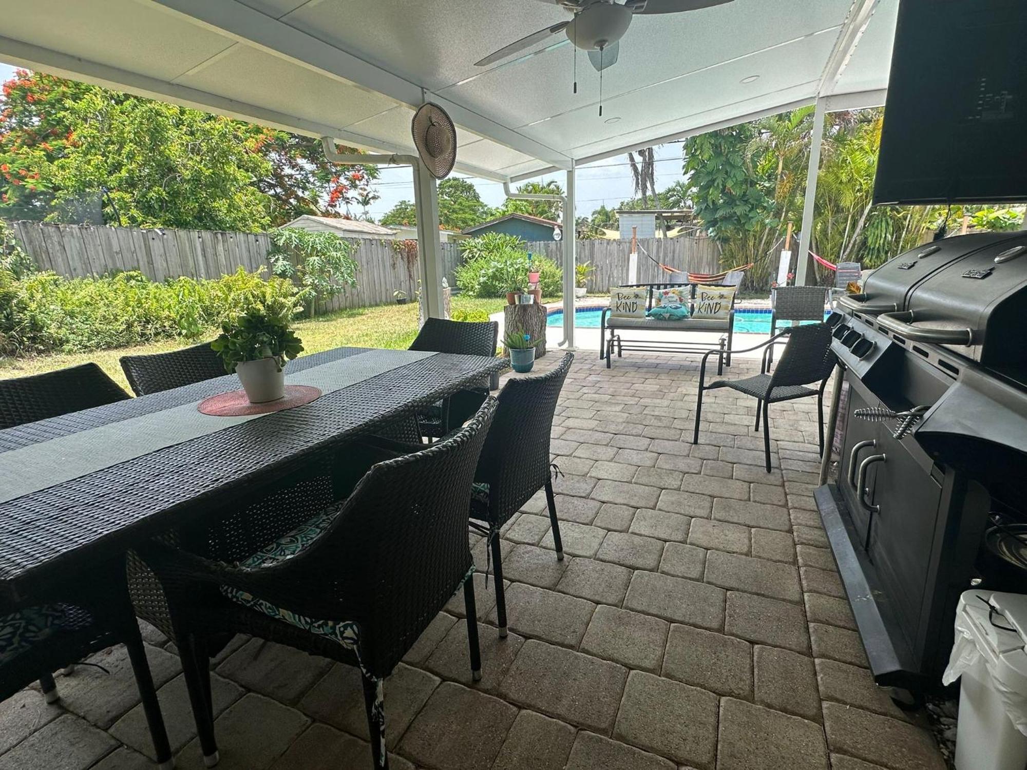 Pool House Heated Swimming Pool Family Getaway * Cutler Bay