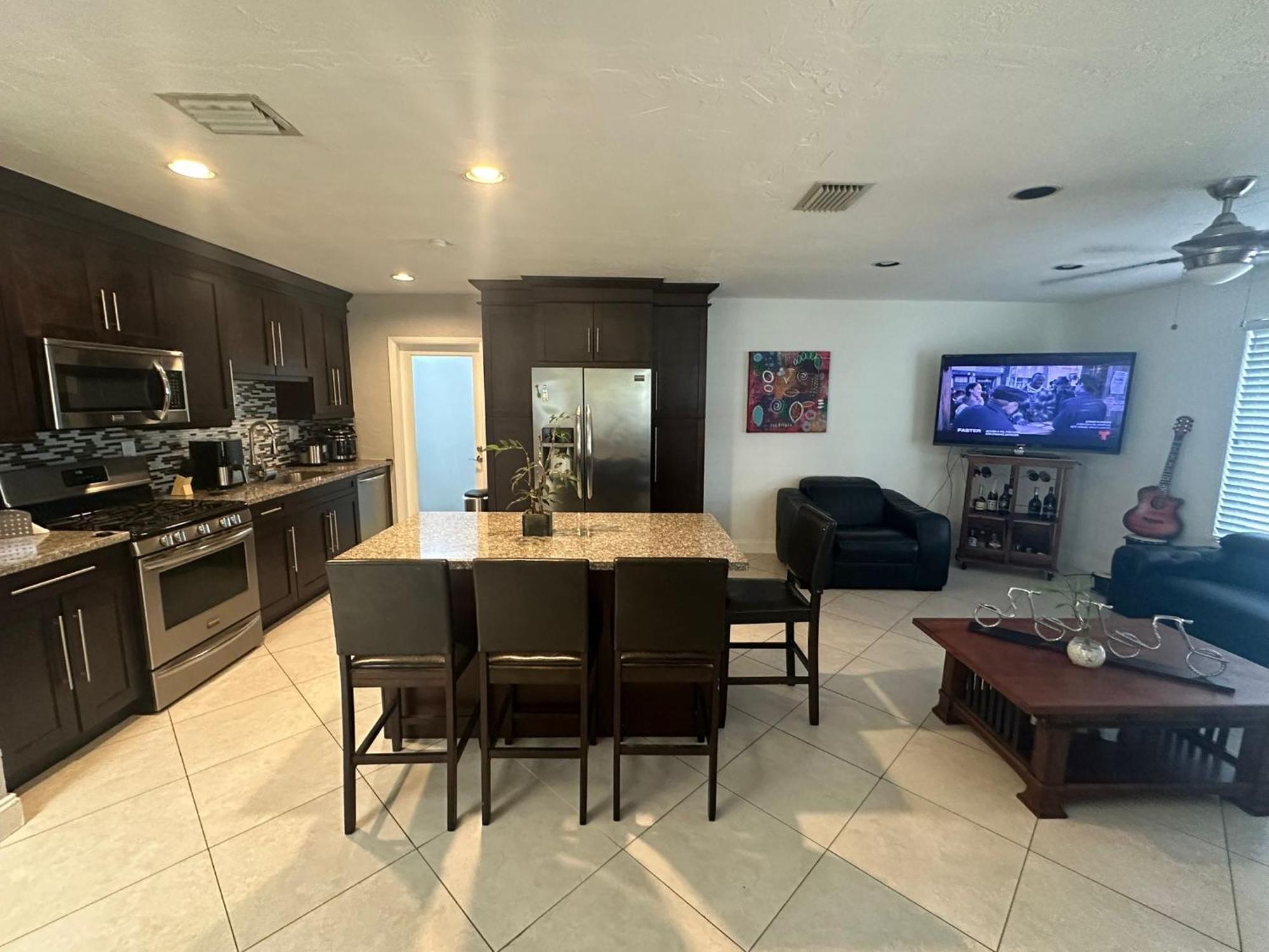 Pool House Heated Swimming Pool Family Getaway * Cutler Bay