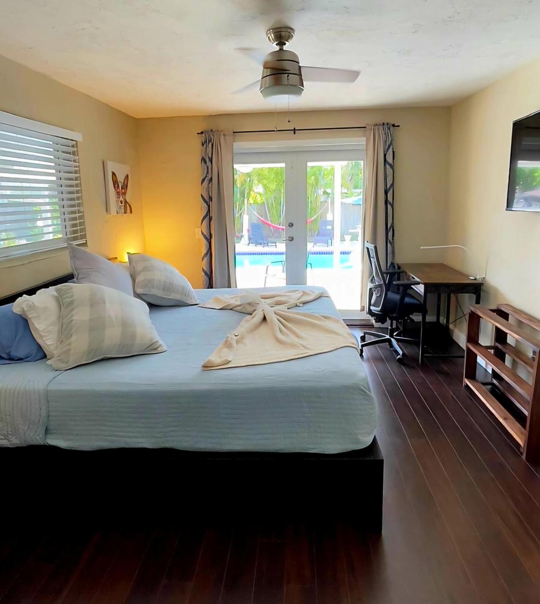Pool House Heated Swimming Pool Family Getaway Holiday home