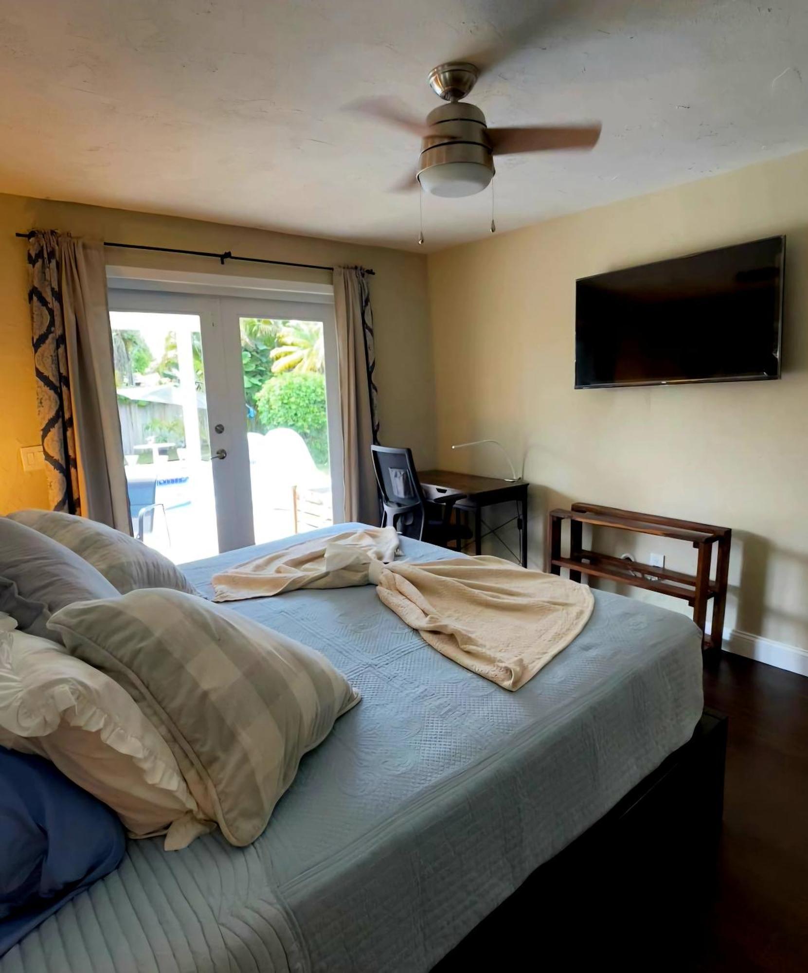 Holiday home Pool House Heated Swimming Pool Family Getaway *