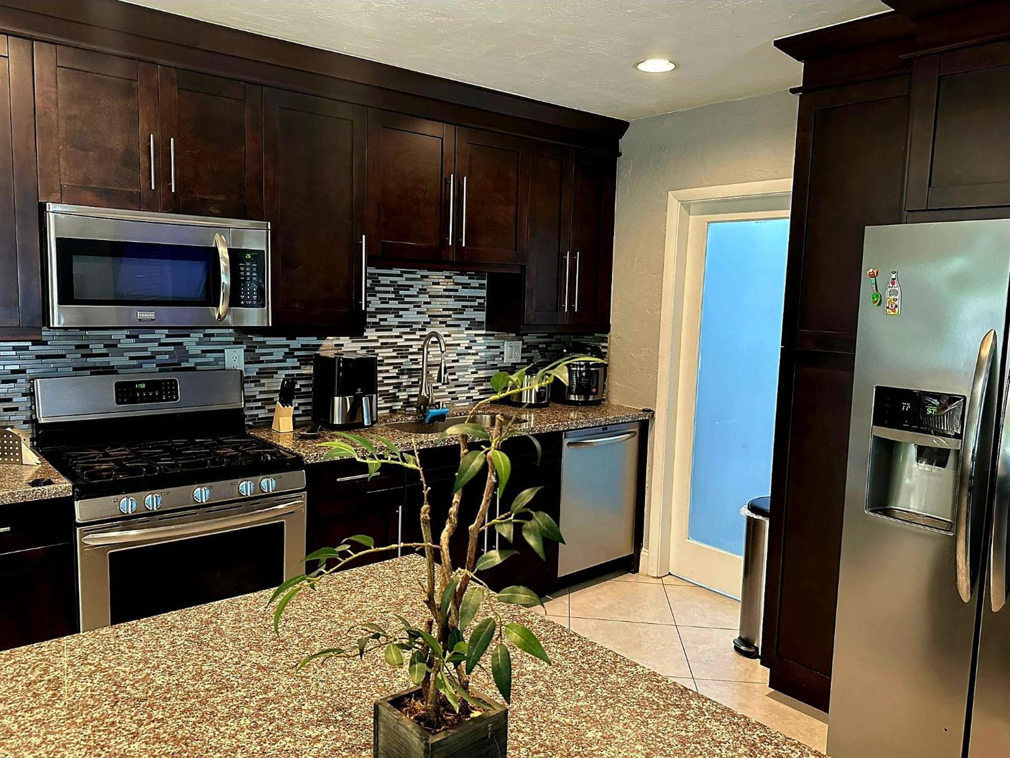 Pool House Heated Swimming Pool Family Getaway * Cutler Bay